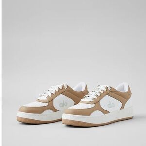 ALO Yoga Recovery White and Tan Sneakers Size 7.5
